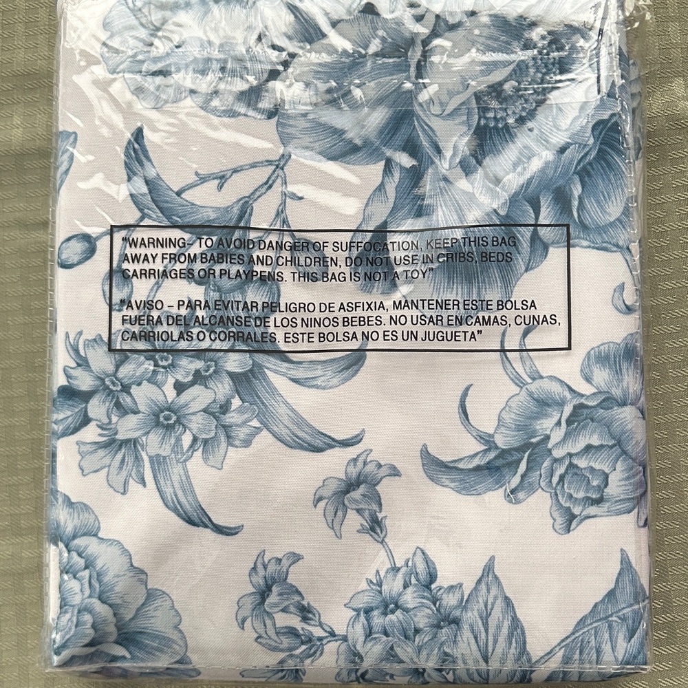 Blue Floral Table Linens - Picture 2 of 4